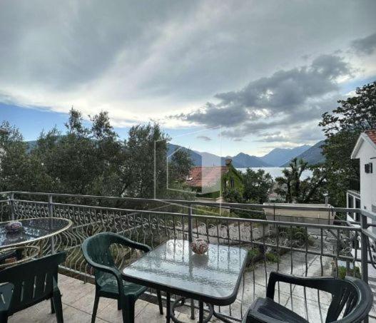 Alex Guesthouse Котор Экстерьер фото